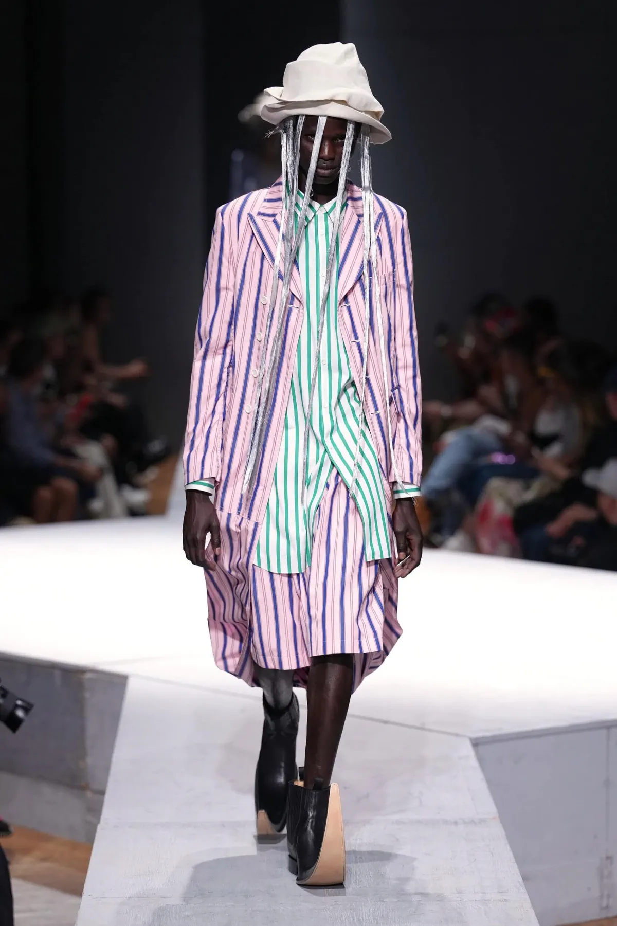 Au printemps 2027, COMME des GARÇONS Homme Plus rêve d'un monde sans guerre