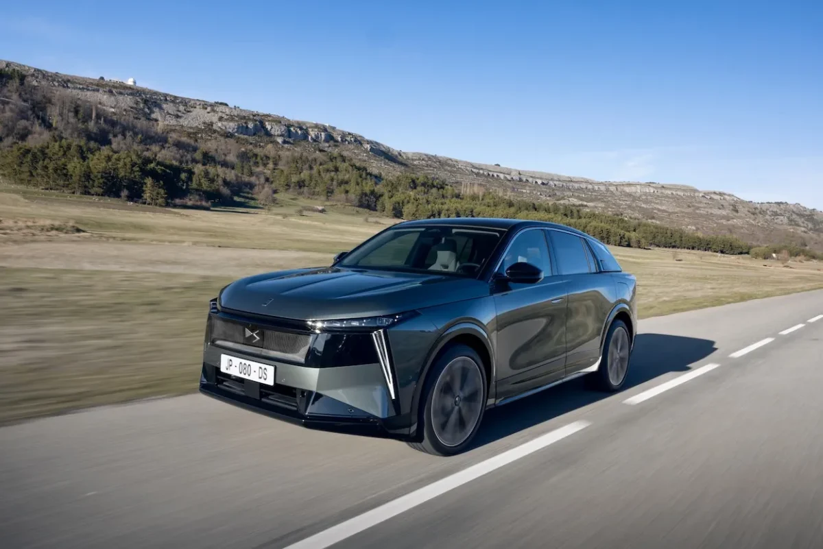 DS Number 7 1 DS N°7 : le pari de l'habitabilité face aux SUV premium allemands