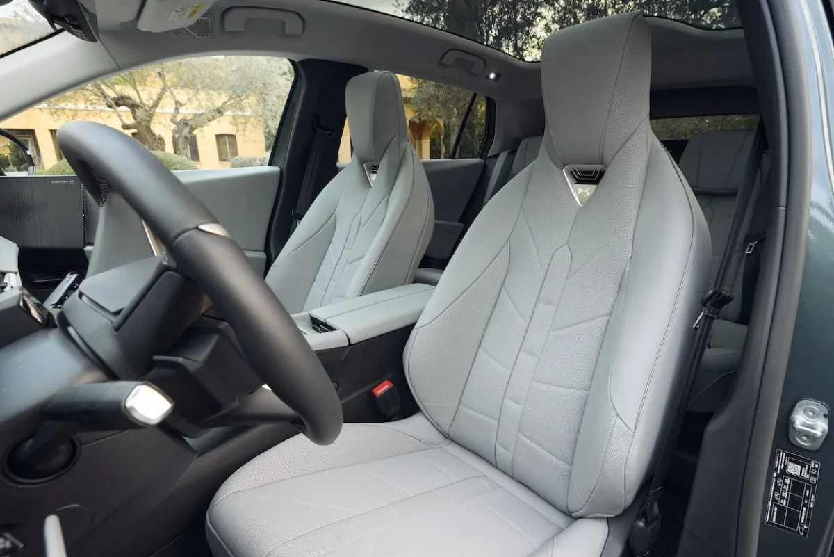 DS N°7 : le pari de l'habitabilité face aux SUV premium allemands