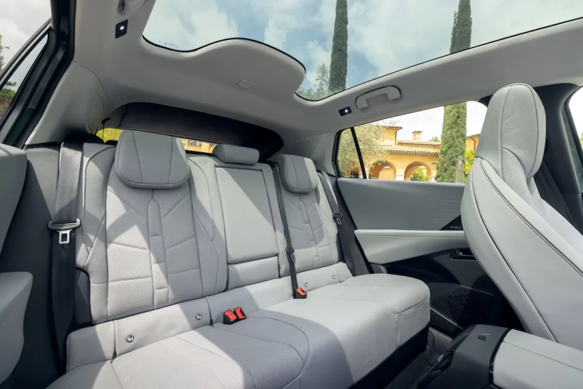 DS N°7 : le pari de l'habitabilité face aux SUV premium allemands