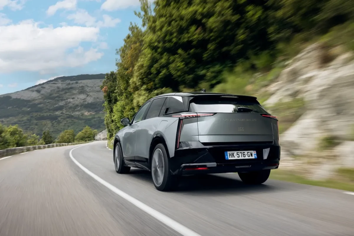 DS Number 7 2 DS N°7 : le pari de l'habitabilité face aux SUV premium allemands