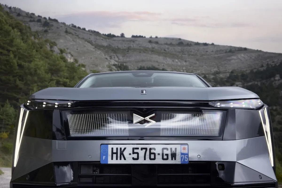 DS Number 7 3 DS N°7 : le pari de l'habitabilité face aux SUV premium allemands