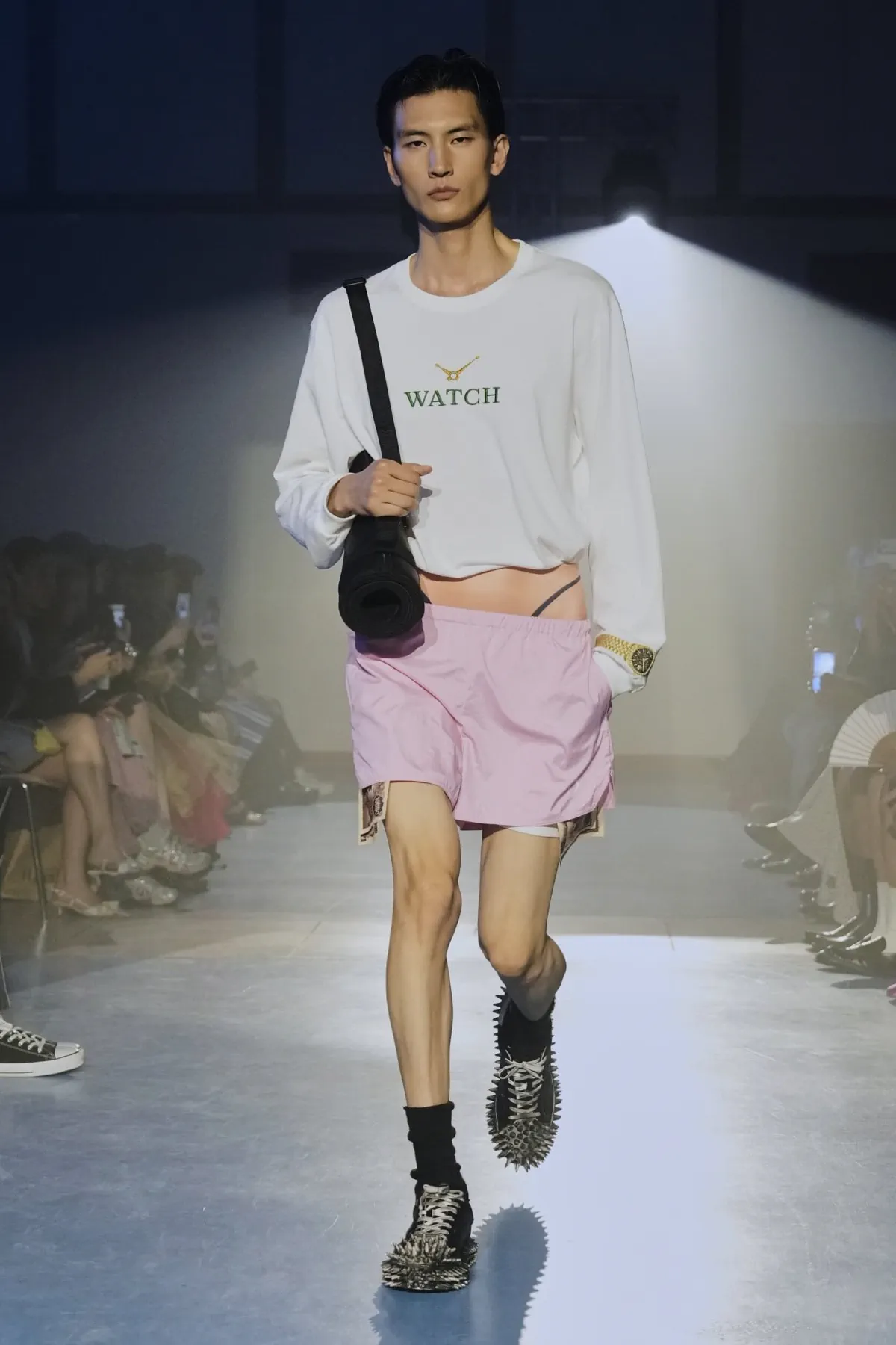 Doublet Spring Summer 2027 Paris Fashion Week 1 doublet, printemps 2027 - Masayuki Ino transforme le vestiaire masculin en comédie de mœurs
