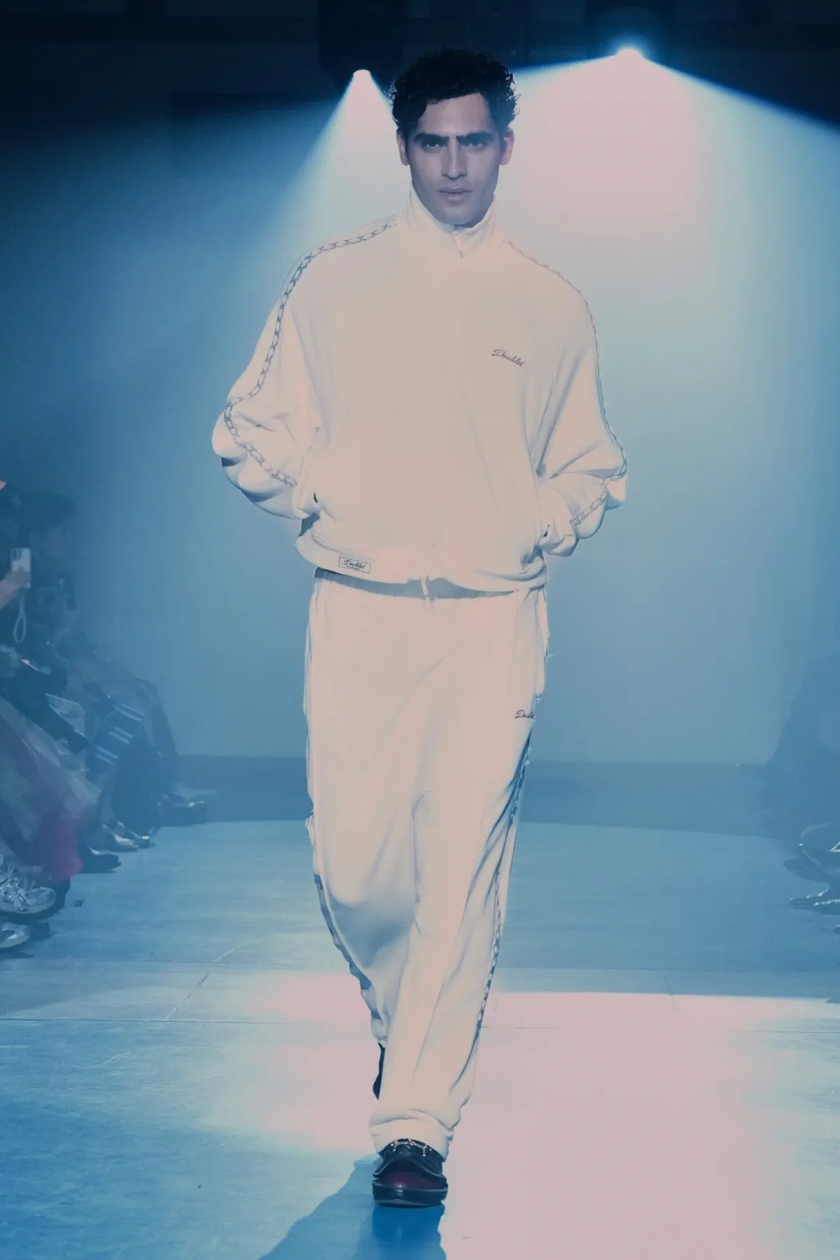 doublet, printemps 2027 - Masayuki Ino transforme le vestiaire masculin en comédie de mœurs