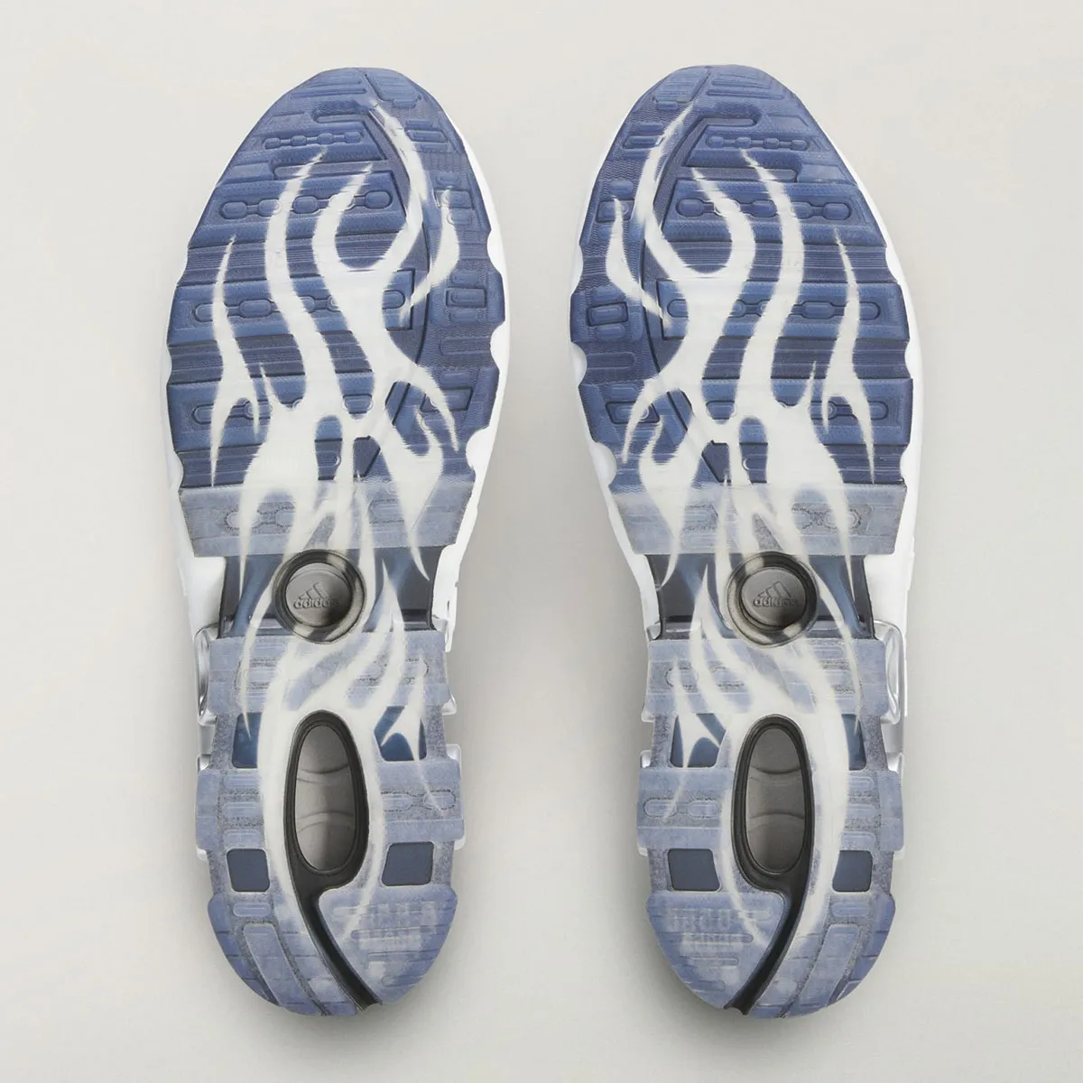 Hellstar embrase l’adidas Megaride S2 dans une vision Y2K plus sombre