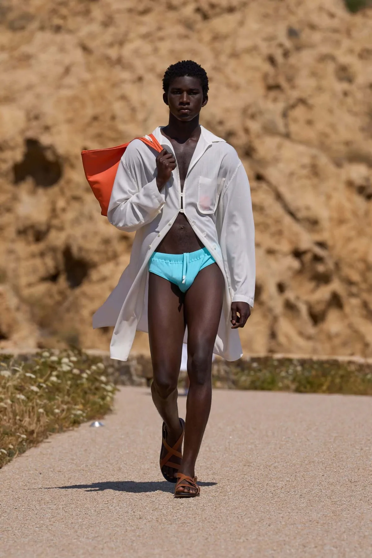 JACQUEMUS printemps 2027, l’été retrouvé de l’homme libre