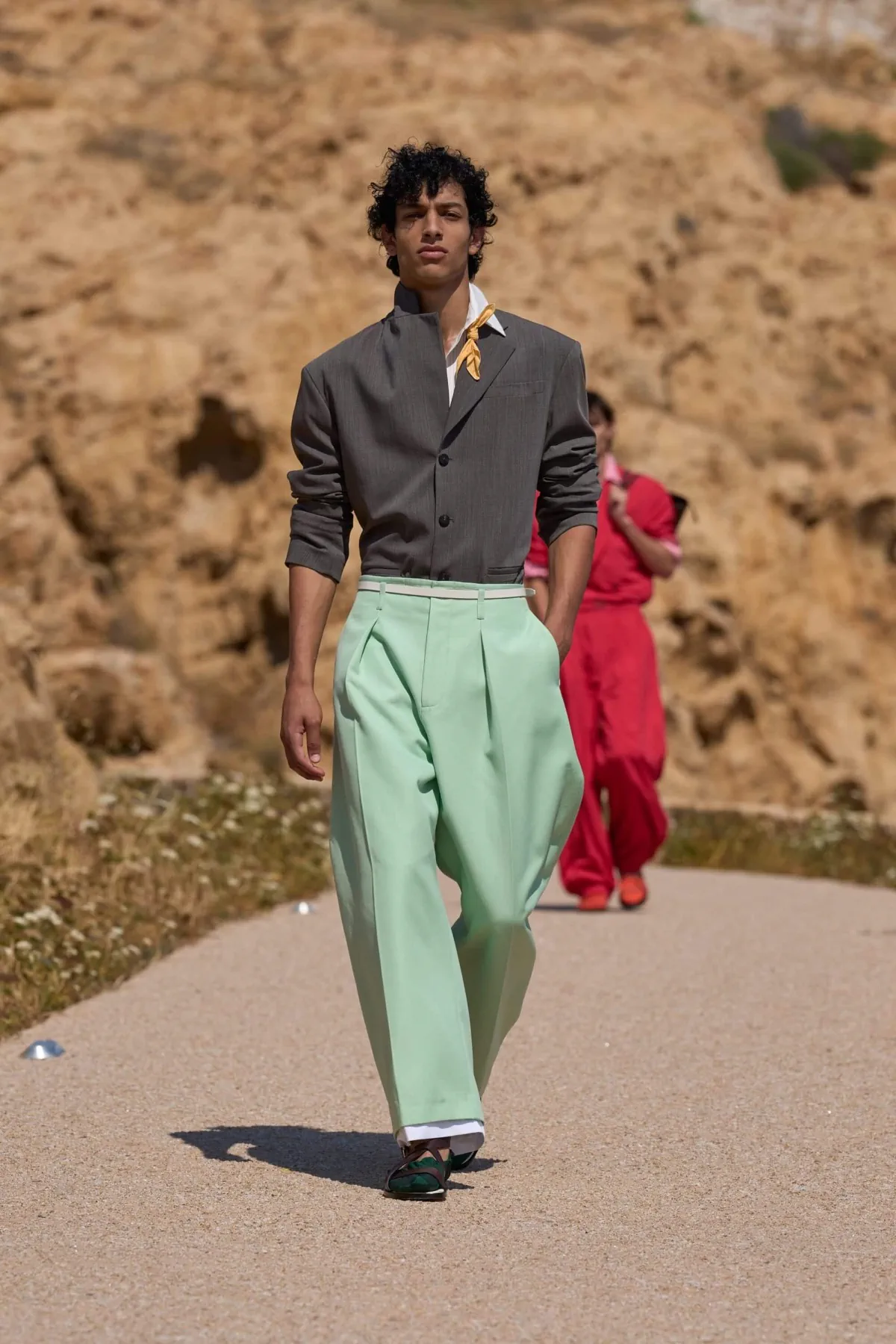 JACQUEMUS printemps 2027, l’été retrouvé de l’homme libre