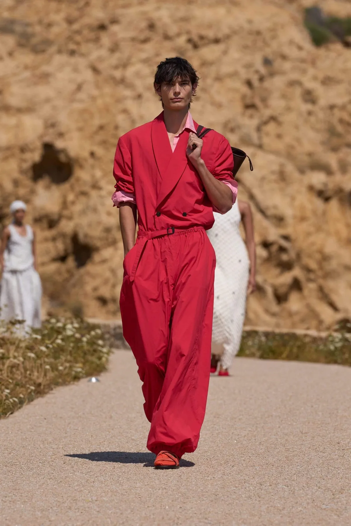 JACQUEMUS printemps 2027, l’été retrouvé de l’homme libre