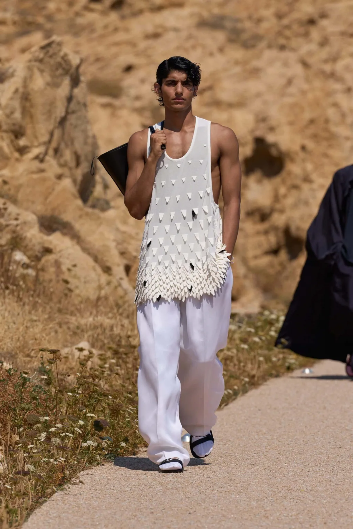 JACQUEMUS printemps 2027, l’été retrouvé de l’homme libre
