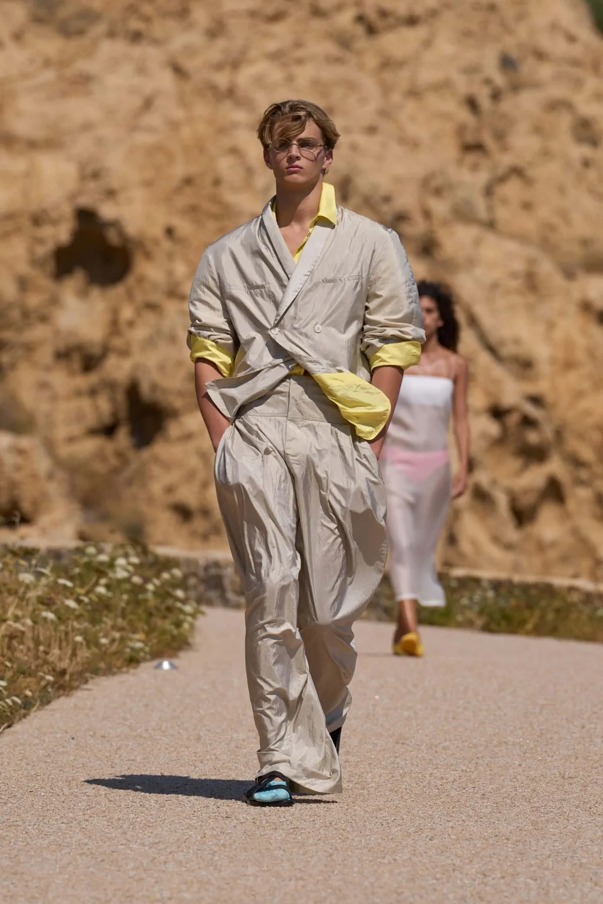 JACQUEMUS printemps 2027, l’été retrouvé de l’homme libre