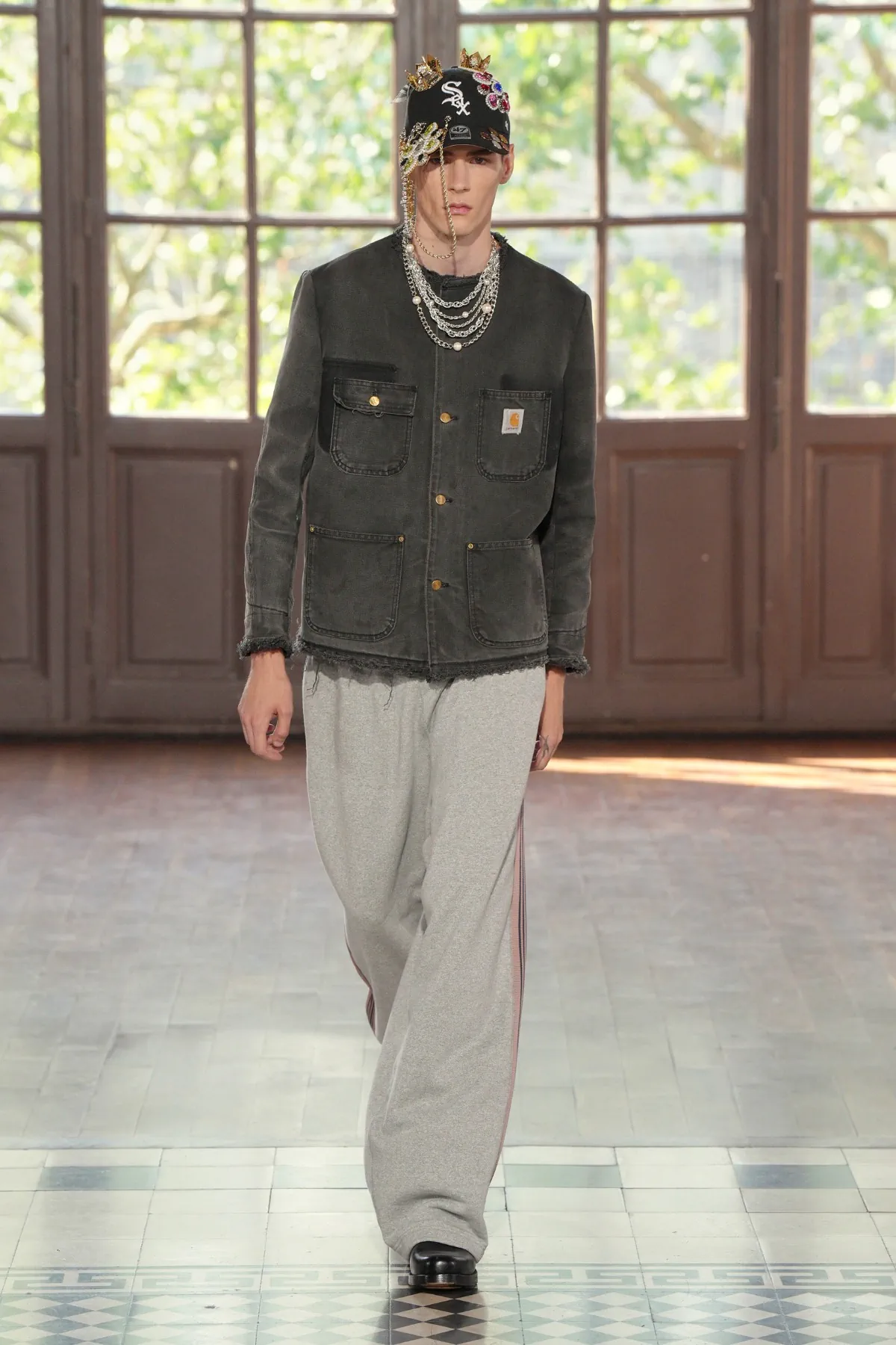 Junya Watanabe Spring Summer 2027 Paris Fashion Week 10 Junya Watanabe MAN signe un printemps 2027 où le bling devient un langage de haute couture