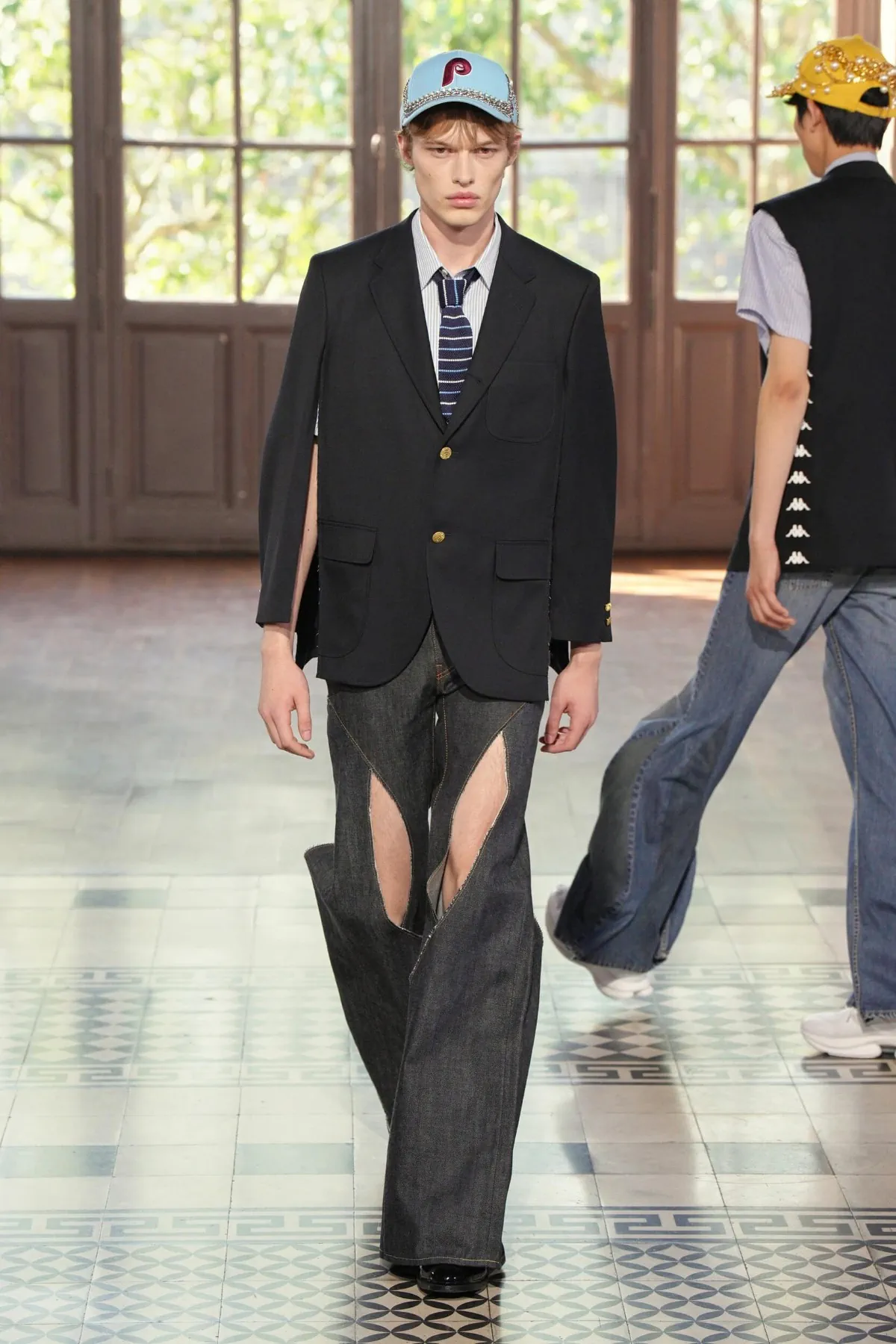 Junya Watanabe Spring Summer 2027 Paris Fashion Week 17 Junya Watanabe MAN signe un printemps 2027 où le bling devient un langage de haute couture