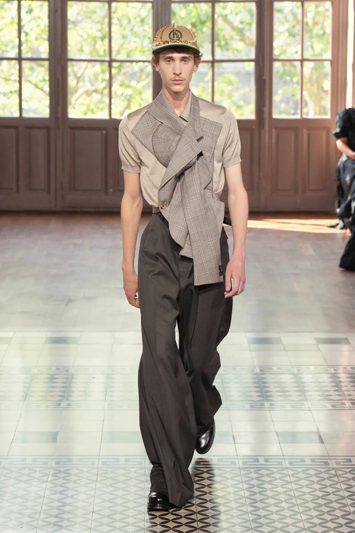 Junya Watanabe Spring Summer 2027 Paris Fashion Week 21 Junya Watanabe MAN signe un printemps 2027 où le bling devient un langage de haute couture