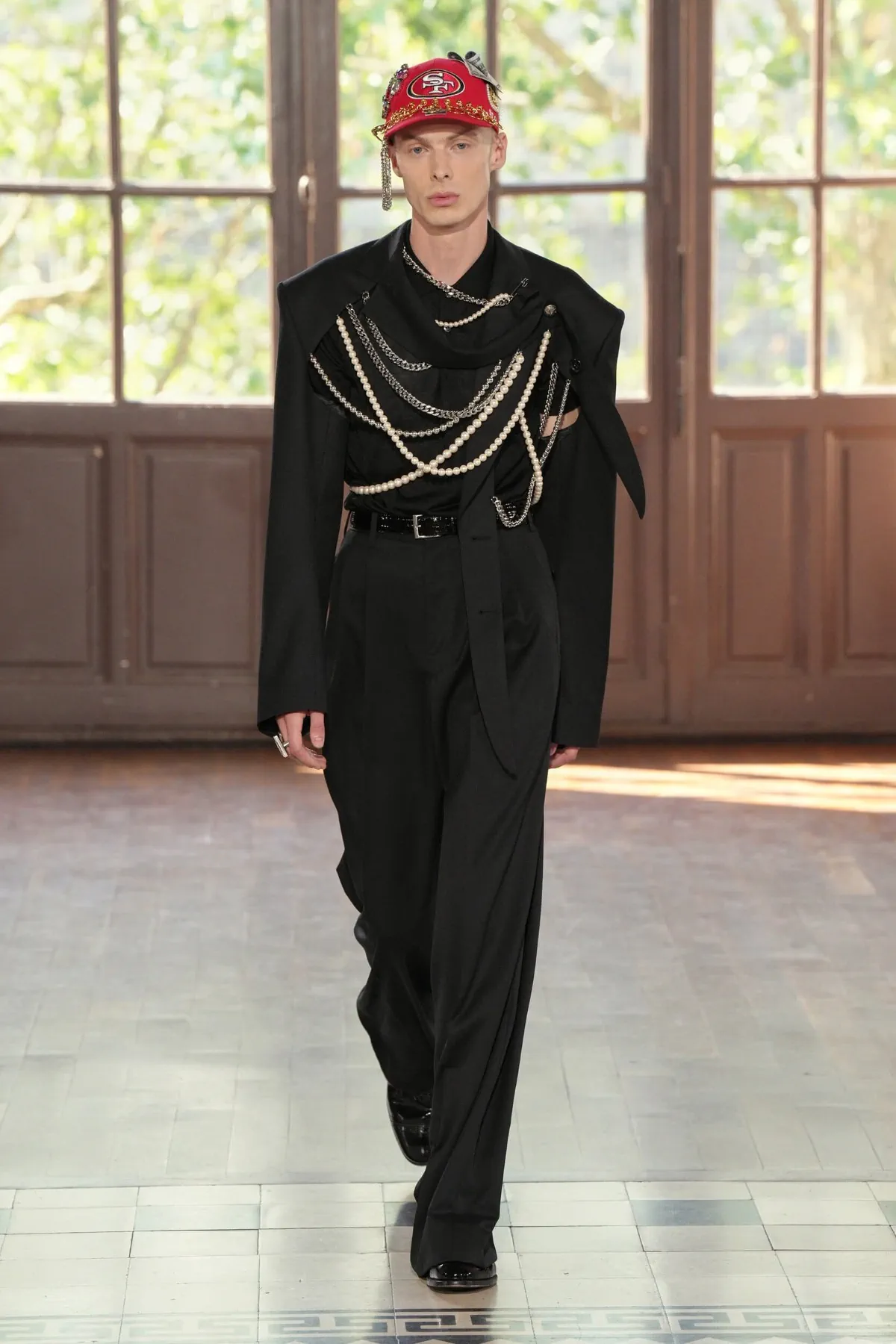 Junya Watanabe Spring Summer 2027 Paris Fashion Week 25 Junya Watanabe MAN signe un printemps 2027 où le bling devient un langage de haute couture
