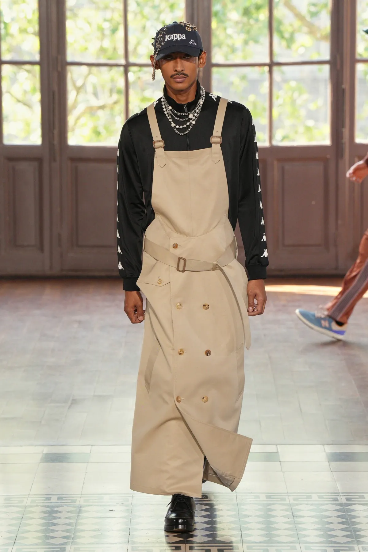 Junya Watanabe Spring Summer 2027 Paris Fashion Week 6 Junya Watanabe MAN signe un printemps 2027 où le bling devient un langage de haute couture