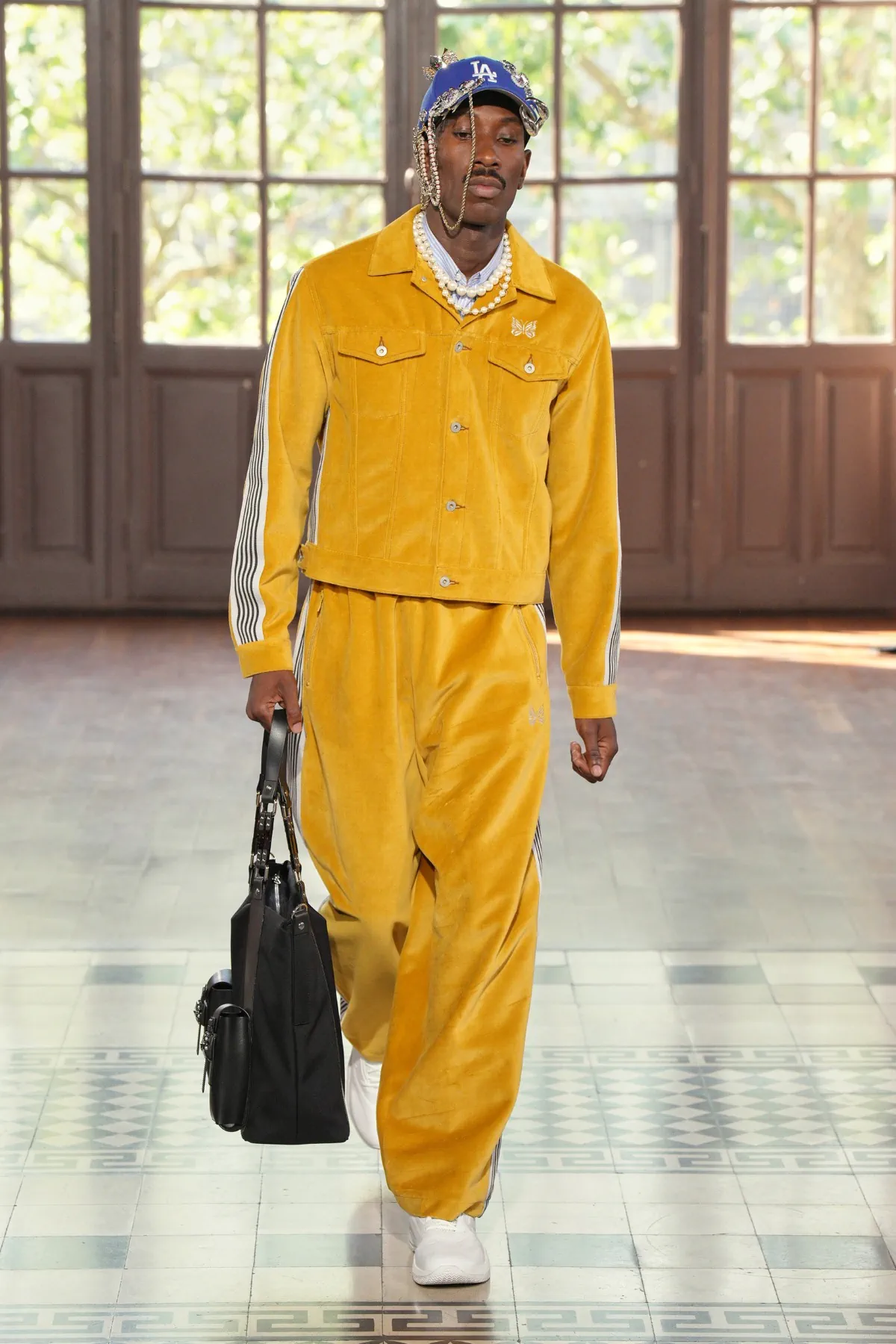 Junya Watanabe Spring Summer 2027 Paris Fashion Week 7 Junya Watanabe MAN signe un printemps 2027 où le bling devient un langage de haute couture
