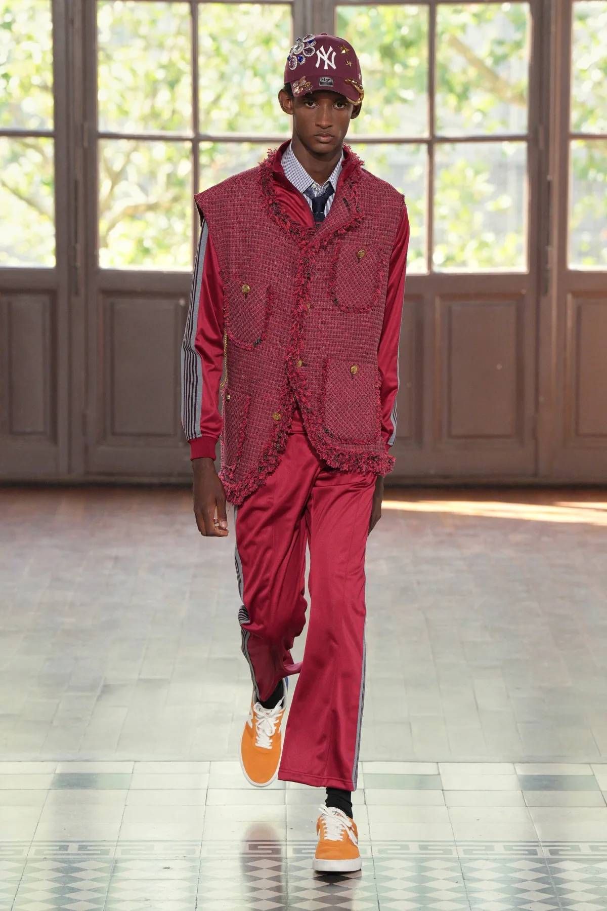 Junya Watanabe Spring Summer 2027 Paris Fashion Week 9 Junya Watanabe MAN signe un printemps 2027 où le bling devient un langage de haute couture