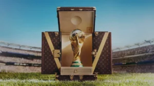Louis Vuitton dévoile la malle qui portera le trophée de la Coupe du Monde 2026