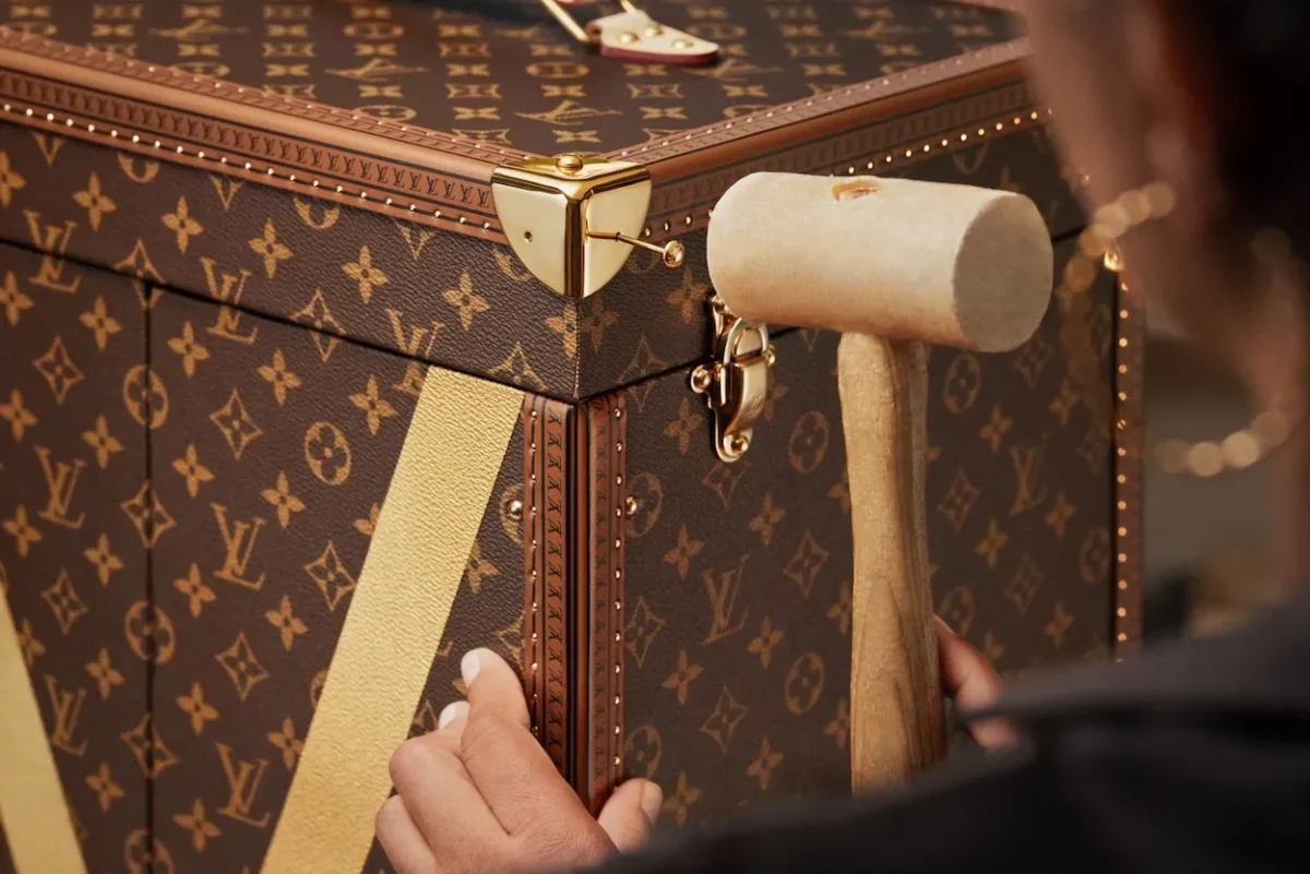 Louis Vuitton Malle officielle du trophee de la Coupe du Monde 2026 2 Louis Vuitton dévoile la malle qui portera le trophée de la Coupe du Monde 2026