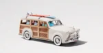 Louis Vuitton et Alex Israel signent le road trip de collection ultime, les colognes Woody Wagon