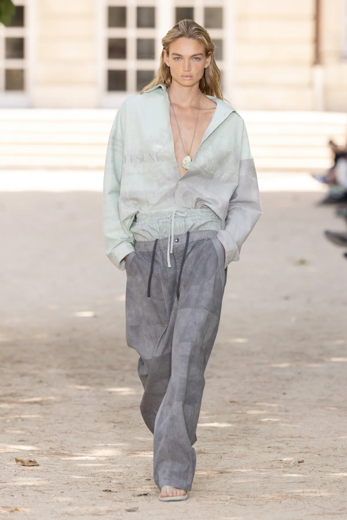Maison Kitsuné habille l'homme urbain du printemps 2027 sans jamais le brusquer
