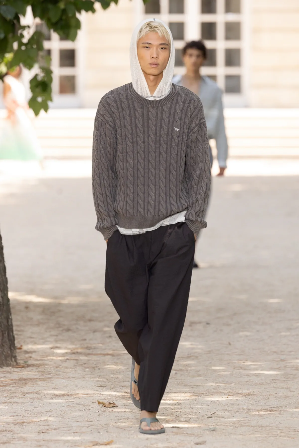 Maison Kitsuné habille l'homme urbain du printemps 2027 sans jamais le brusquer