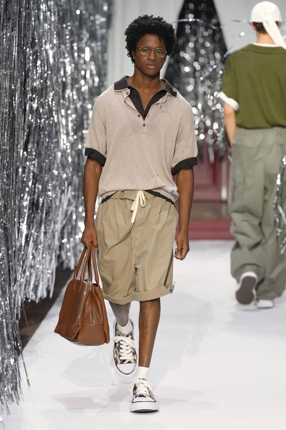 Maison Mihara Yasuhiro Spring Summer 2027 Paris Fashion Week 16 Maison MIHARA YASUHIRO printemps 2027 - quand la nonchalance devient la forme la plus aboutie du style