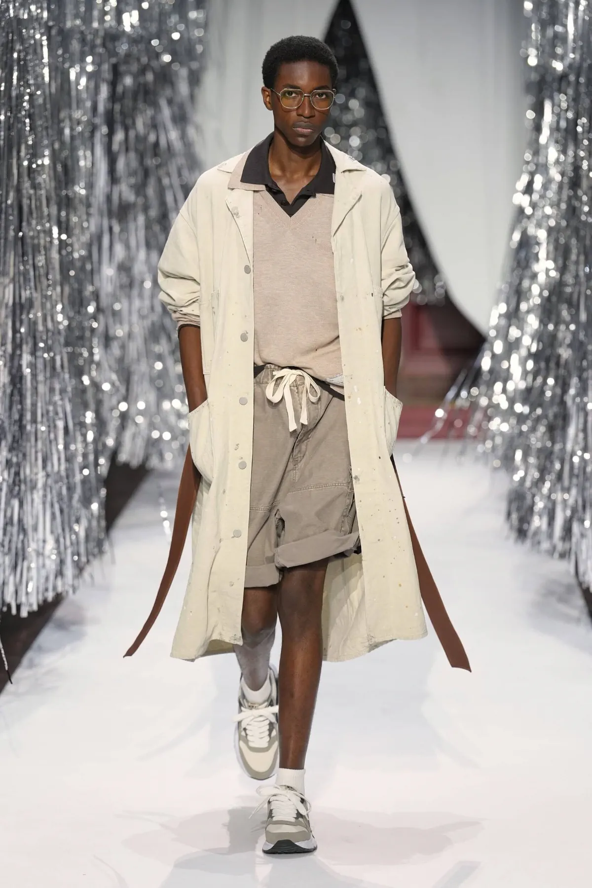 Maison Mihara Yasuhiro Spring Summer 2027 Paris Fashion Week 21 Maison MIHARA YASUHIRO printemps 2027 - quand la nonchalance devient la forme la plus aboutie du style