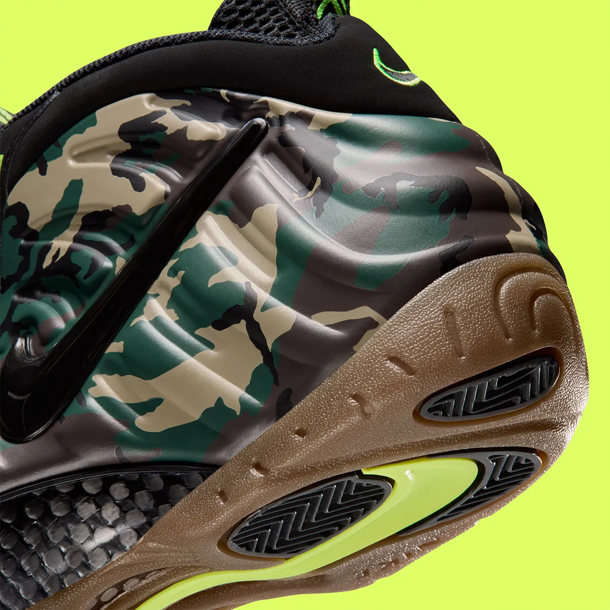 Nike Air Foamposite Pro Green Camo 8 Nike Air Foamposite Pro « Green Camo » : le retour d'un camouflage qui n'a jamais pris une ride
