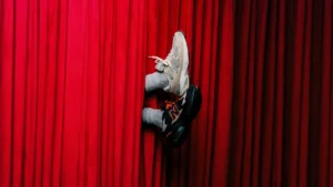 New Balance replonge dans les années 2000 avec la ABZORB 2010 chez Foot Locker