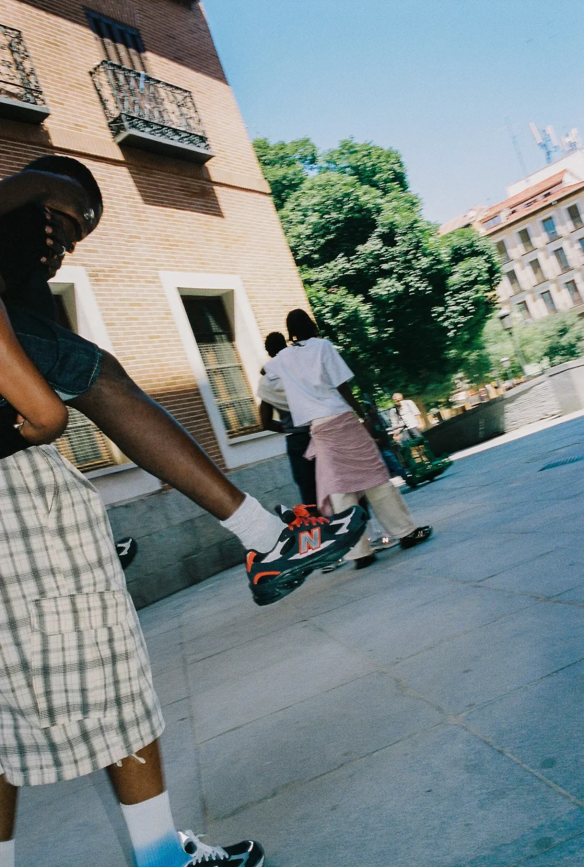 New Balance replonge dans les années 2000 avec la ABZORB 2010 chez Foot Locker