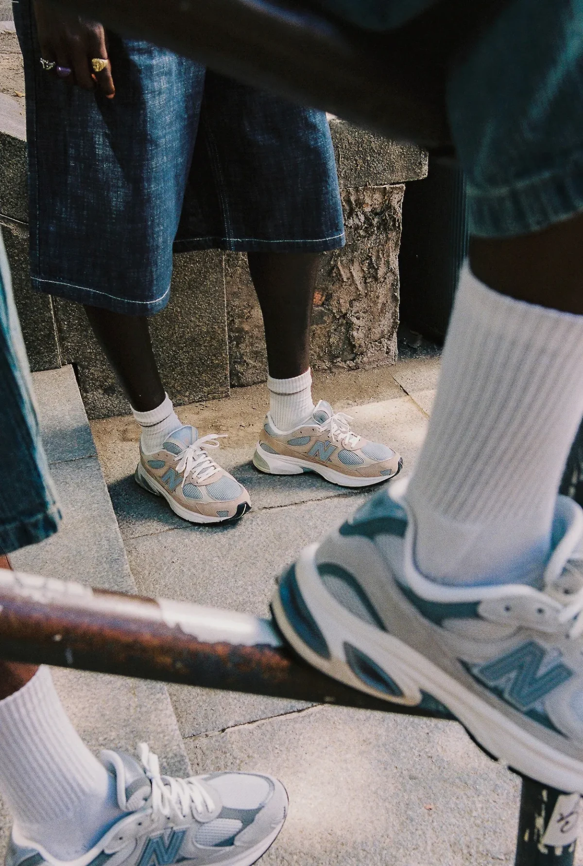 New Balance replonge dans les années 2000 avec la ABZORB 2010 chez Foot Locker