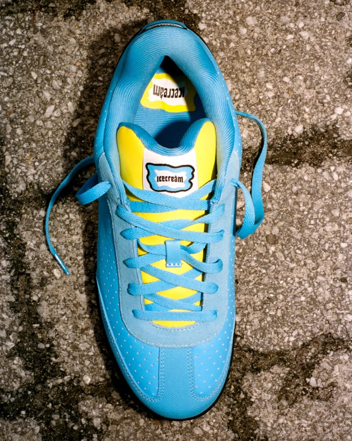 La Reebok x Icecream Board Flip « Pale Cerulean » remet le skate au goût du luxe