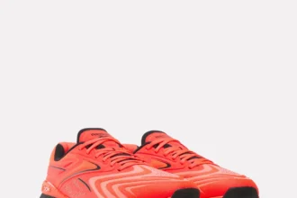 La Reebok Nano X5 Edge s'embrase en « Neon Cherry » pour électriser vos entraînements