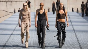 Rick Owens impose une vision sculpturale du printemps 2027 au Palais de Tokyo