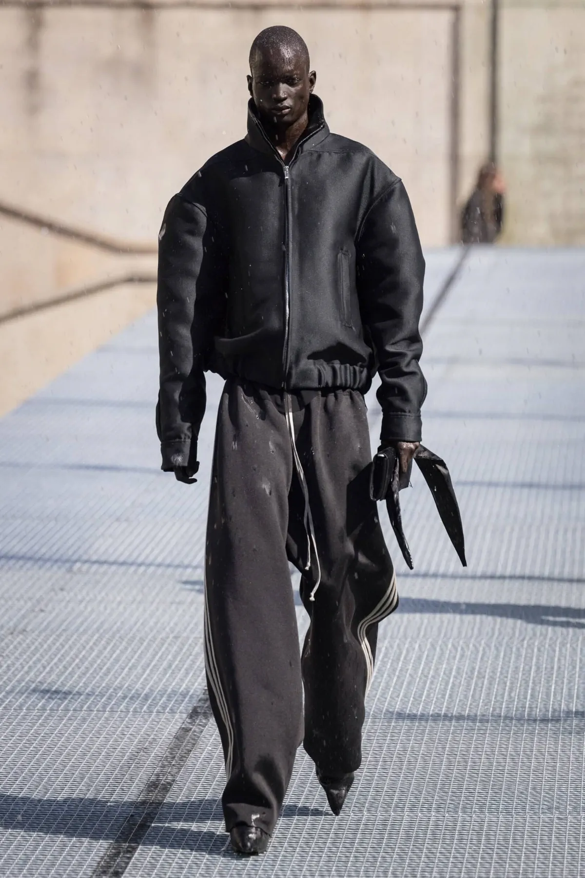 Rick Owens impose une vision sculpturale du printemps 2027 au Palais de Tokyo