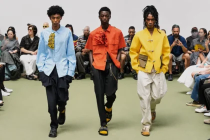 sacai réinvente le blazer preppy pour le printemps 2027