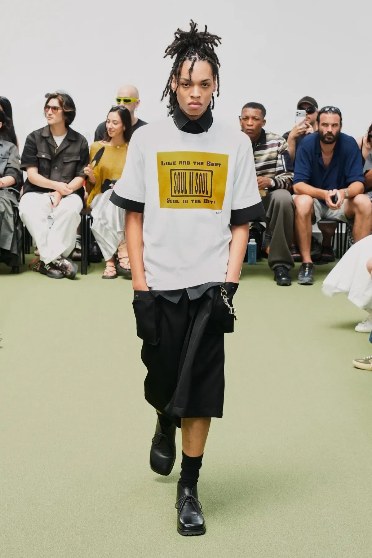 sacai réinvente le blazer preppy pour le printemps 2027