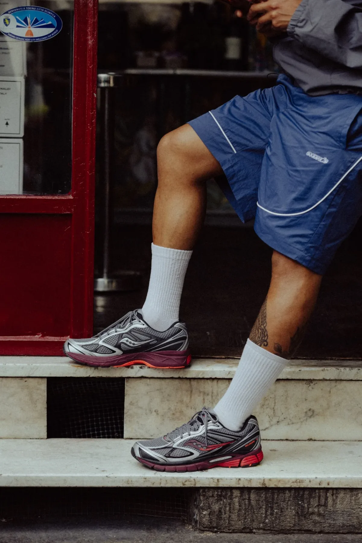 Saucony ProGrid Guide 7 1 La Saucony ProGrid Guide 7 revient en « Silver/Maroon » et « White/Drupe », fidèle à elle-même