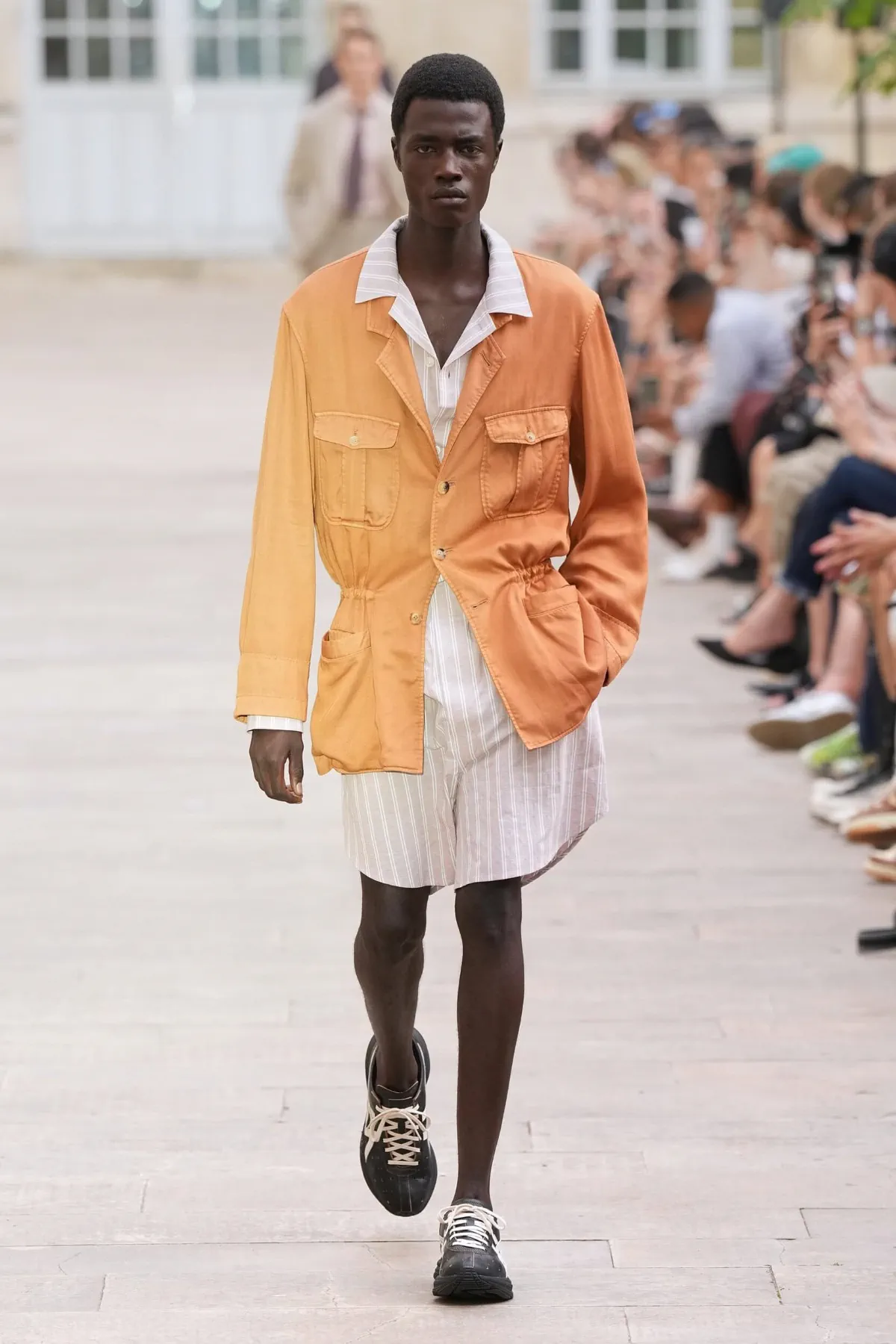 SOSHIOTSUKI signe le plus subtil des détournements du tailoring japonais pour le printemps 2027