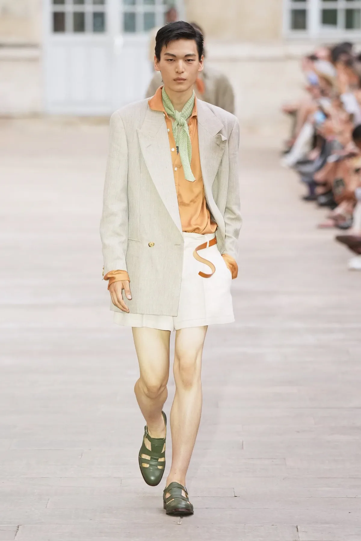 SOSHIOTSUKI signe le plus subtil des détournements du tailoring japonais pour le printemps 2027