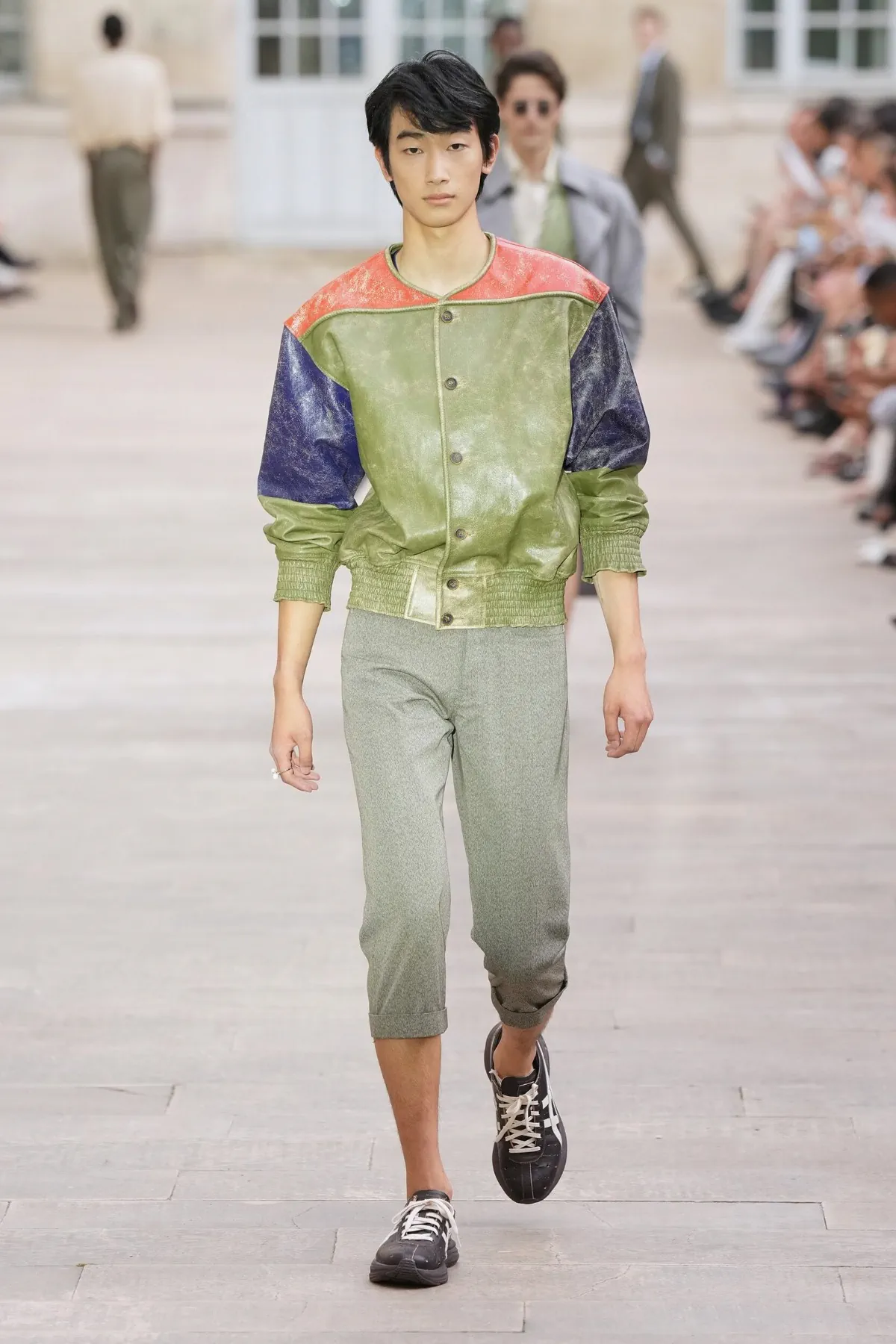 SOSHIOTSUKI signe le plus subtil des détournements du tailoring japonais pour le printemps 2027