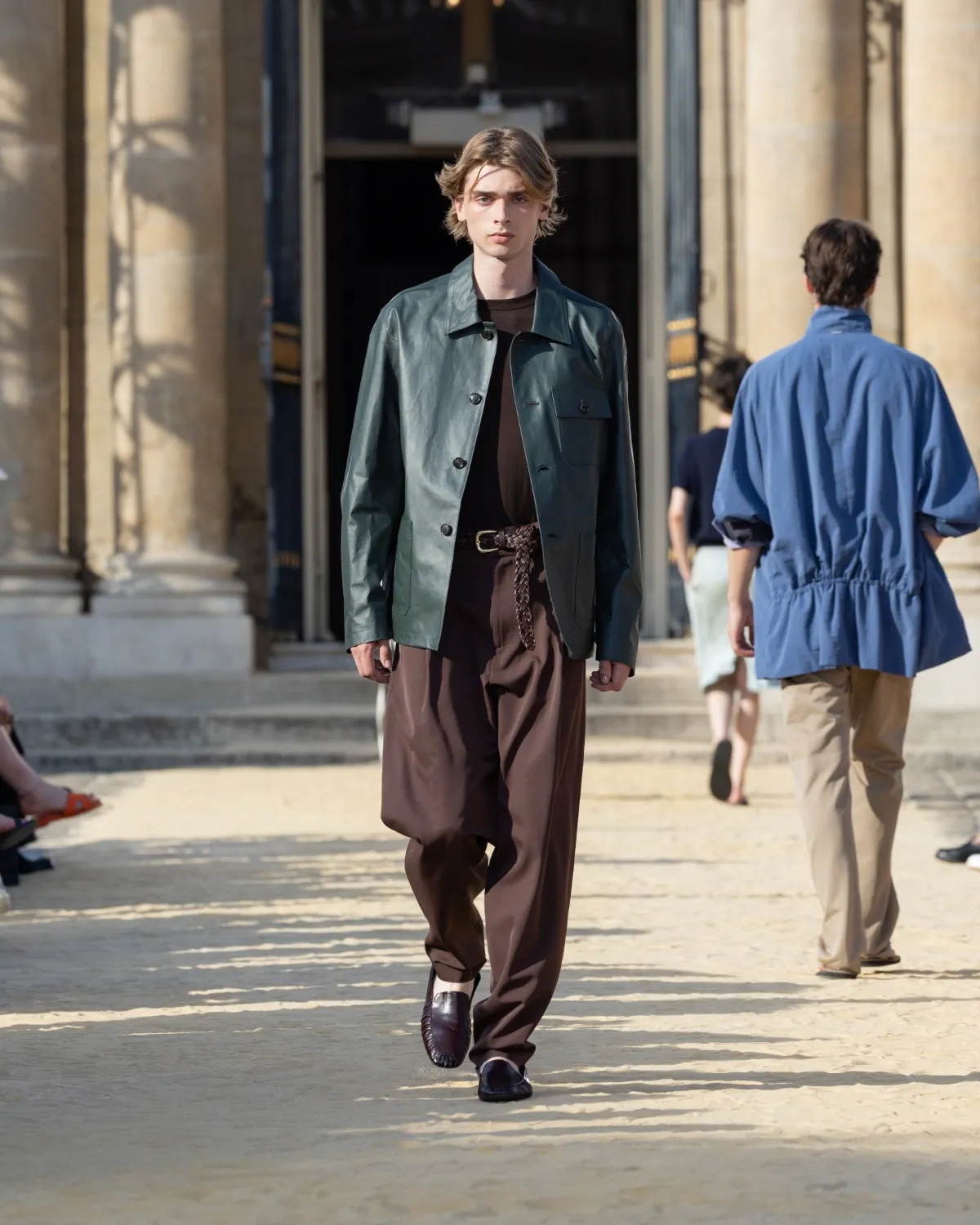 System Spring Summer 2027 Paris Fashion Week 16 SYSTEM Printemps 2027 - Hee-Soo Kim fait de l'errance de Knulp un idéal masculin