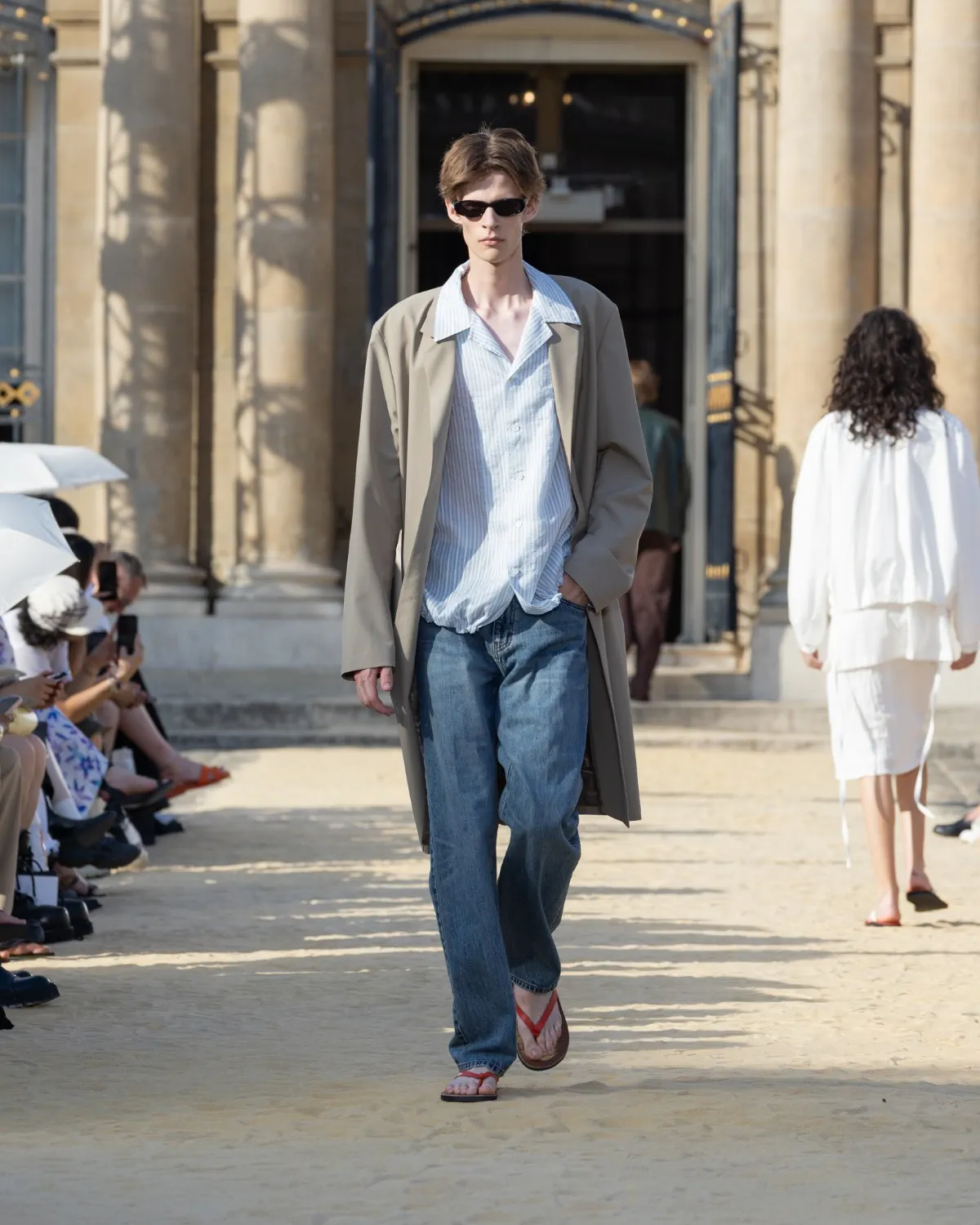 System Spring Summer 2027 Paris Fashion Week 18 SYSTEM Printemps 2027 - Hee-Soo Kim fait de l'errance de Knulp un idéal masculin