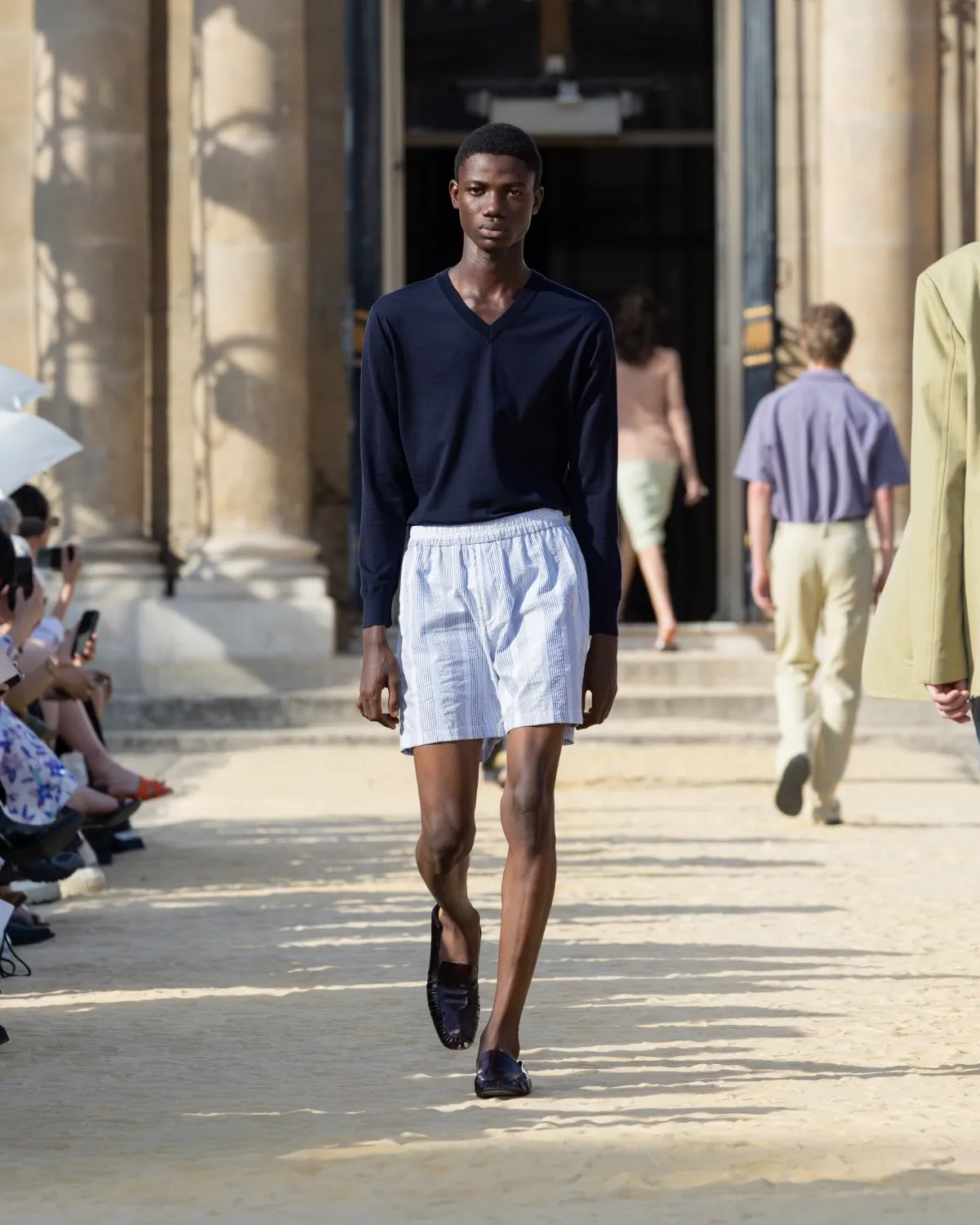 System Spring Summer 2027 Paris Fashion Week 4 SYSTEM Printemps 2027 - Hee-Soo Kim fait de l'errance de Knulp un idéal masculin