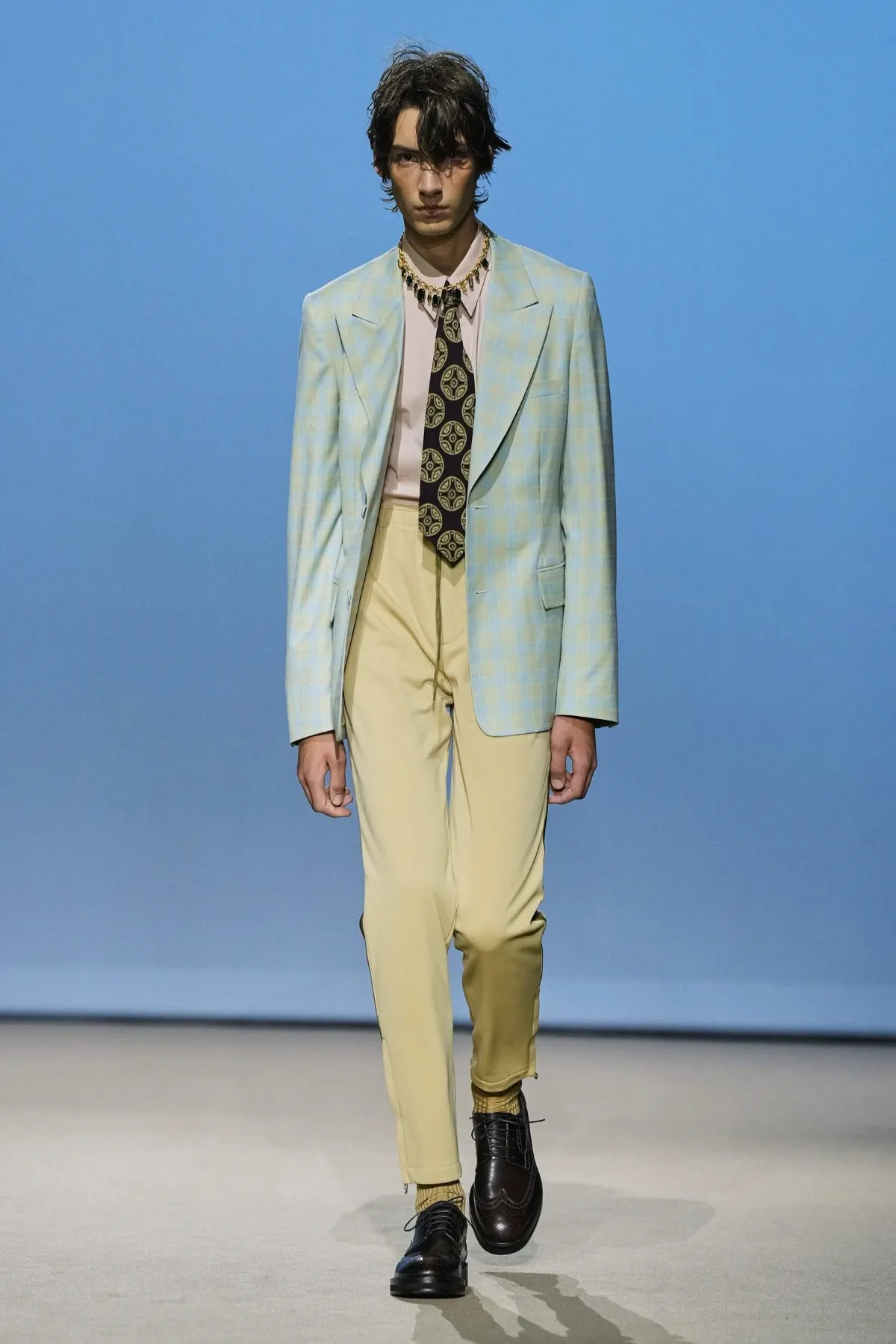 Wooyoungmi Spring Summer 2027 Paris Fashion Week 2 Pour le printemps 2027, WOOYOUNGMI habille la joie masculine