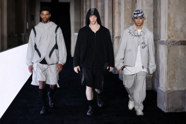 Y-3 au printemps 2027, le football comme terrain de tension japonaise