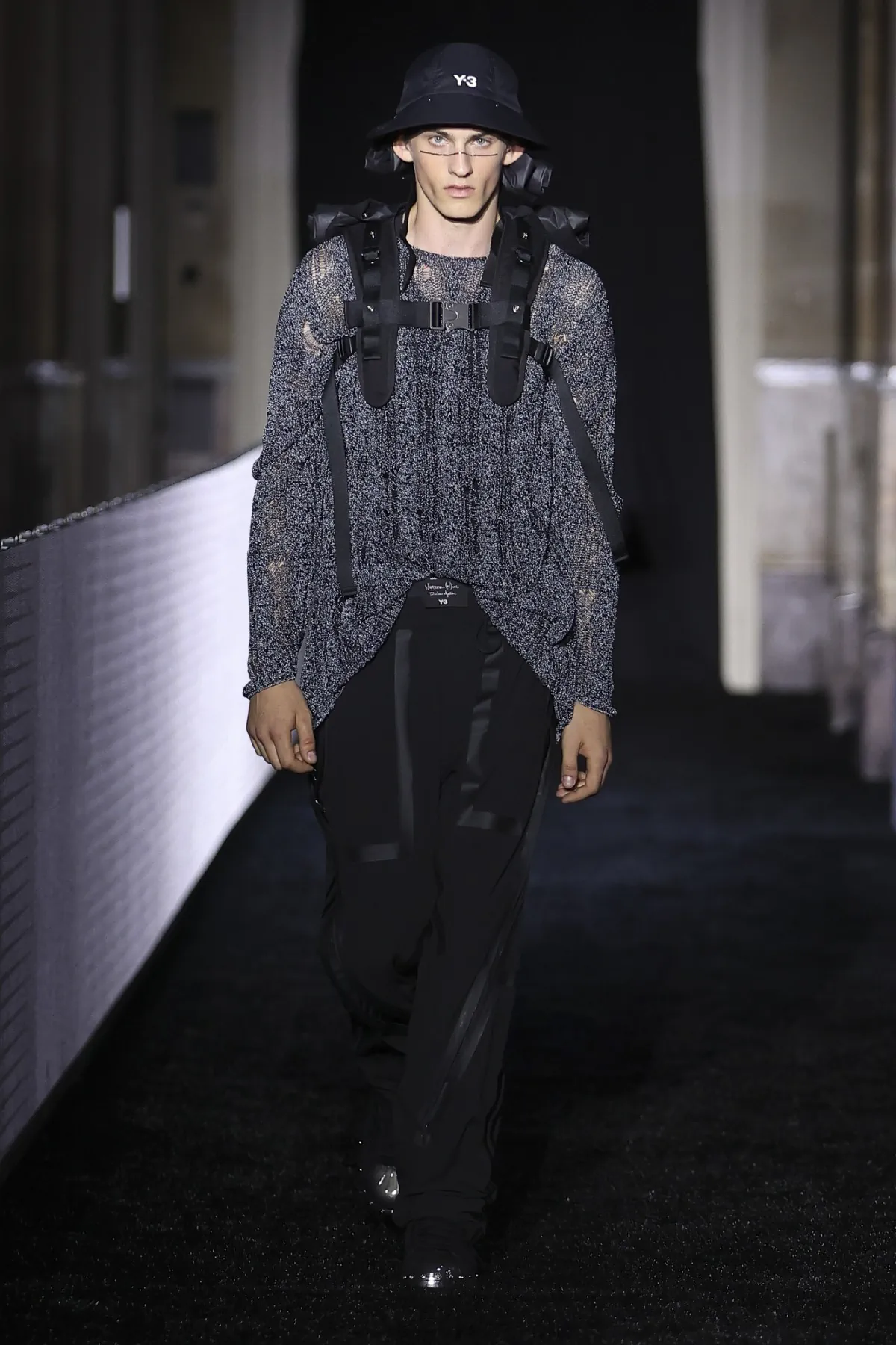 Y 3 Spring Summer 2027 18 Y-3 au printemps 2027, le football comme terrain de tension japonaise
