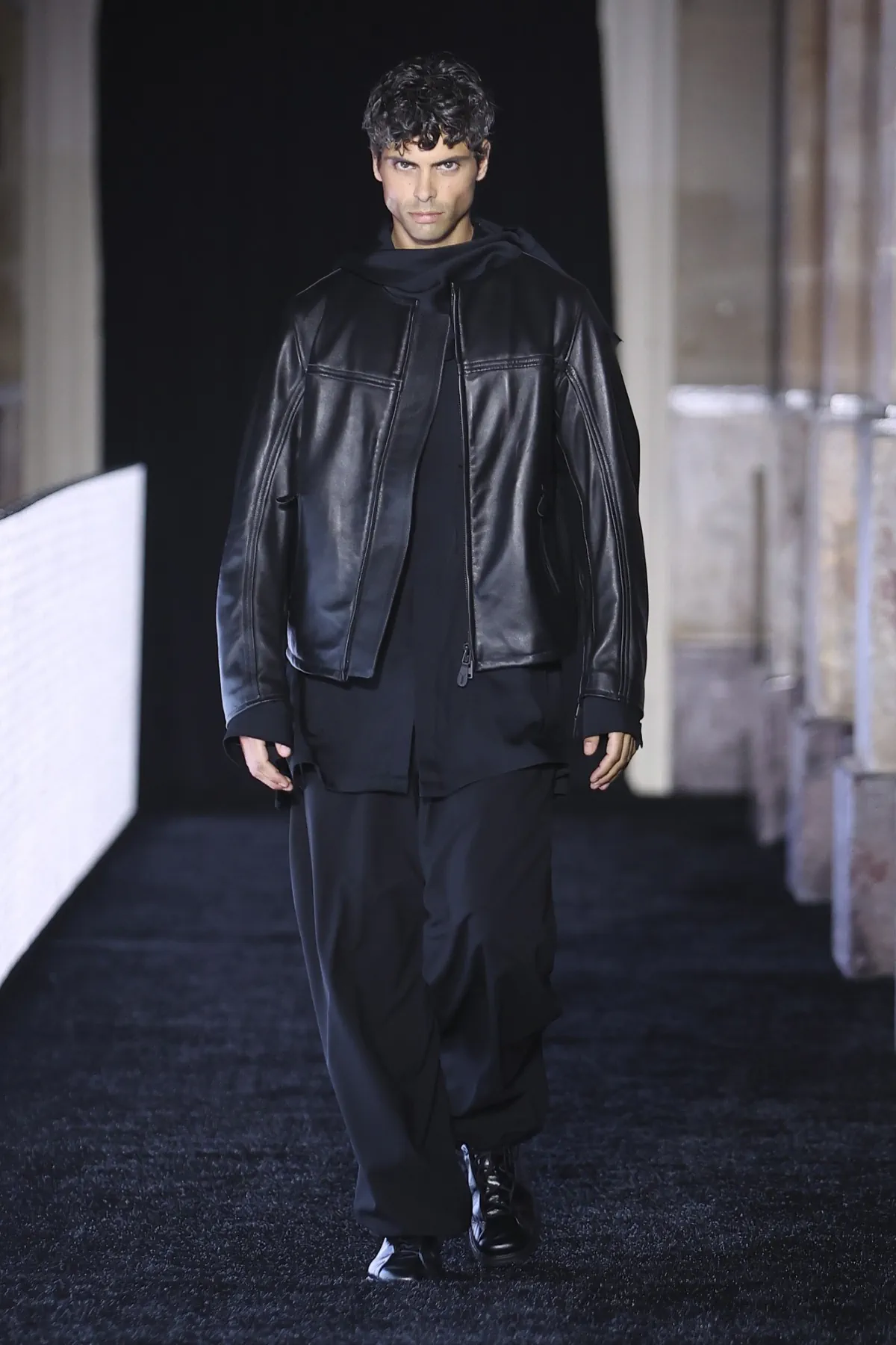 Y 3 Spring Summer 2027 2 Y-3 au printemps 2027, le football comme terrain de tension japonaise