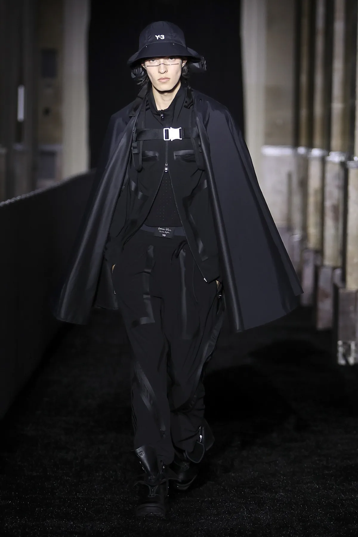 Y 3 Spring Summer 2027 20 Y-3 au printemps 2027, le football comme terrain de tension japonaise